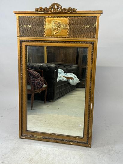 Wood and gilded stucco overmantel mirror...