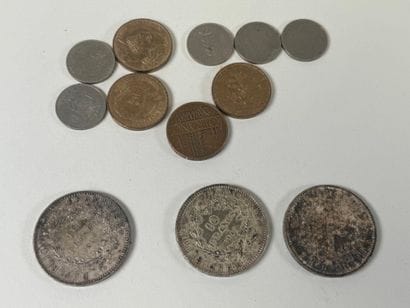 Trois pièces de 10 francs Hercule en argent.
On...