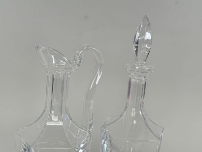 SEVRES.
Carafe à décanter et pichet en cristal...