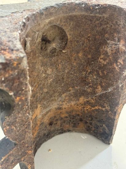 Cast-iron column top or capital.
27 x 27...
