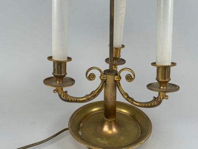 Grande lampe de bureau en bronze doré à trois...