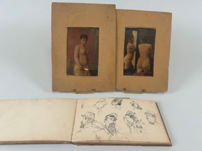 Petit carnet de dessins ou croquis au crayon.
Environ...