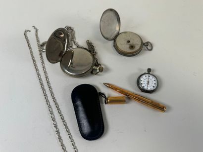 Lot de trois montres de gousset en argent...