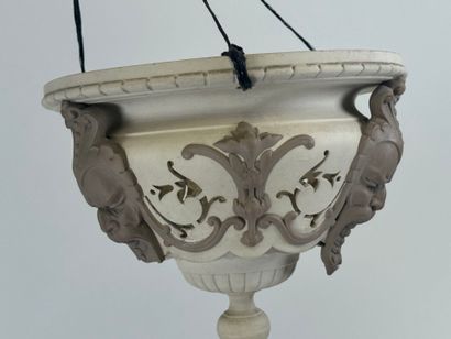 SARREGUEMINES.
Openwork stoneware pendant...