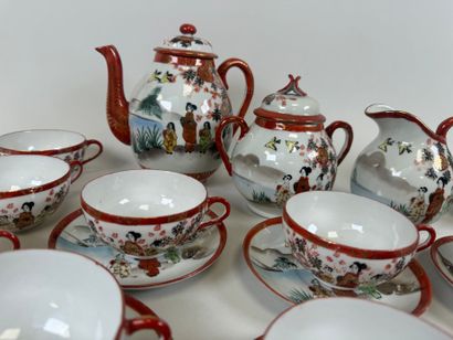 CHINE, XXe.
Partie de service à café en porcelaine...