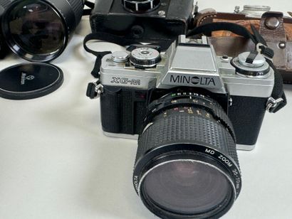 Lot photographique :
- MINOLTA réf : XG-M
-...