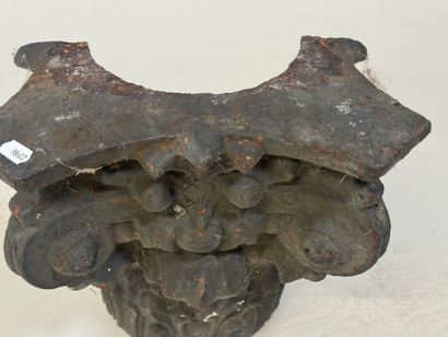 Cast-iron column top or capital.
27 x 27...