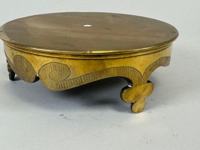 Socle circulaire tripode en bronze fait à...