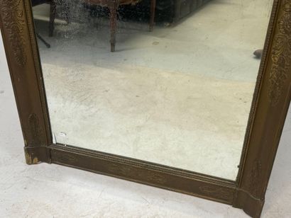 Rectangular wood and gilded stucco mirror...
