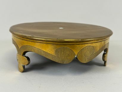 Socle circulaire tripode en bronze fait à...