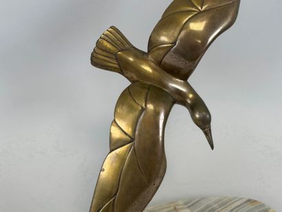 JAMAR (XXe).
La mouette.
Sujet en bronze,...