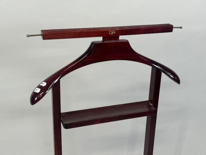 C.R.
Nightstand in molded and varnished wood.
103...