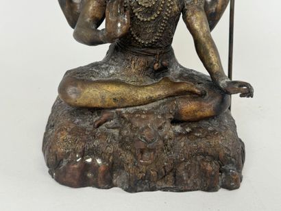 INDIA, 20th century.
Shiva in patinated bronze.
23...