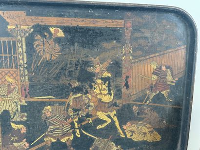 Lot including :
- a rectangular tray in polychrome...