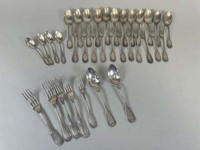 Partie de ménagère en métal argenté, modèle...