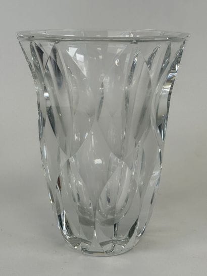 SAINT LOUIS.
Modèle D'ARTAGNAN.
Vase en cristal...