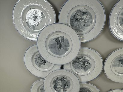 GIEN.
Set of sixteen fine earthenware plates...