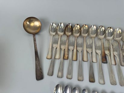 Partie de ménagère en métal argenté comprenant...