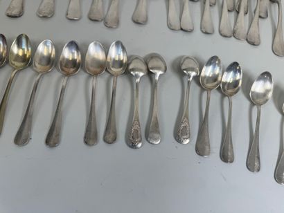 Partie de ménagère en métal argenté, modèle...