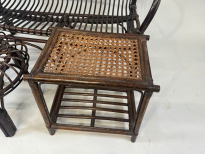Bench seat in bentwood and stained wicker.
90...
