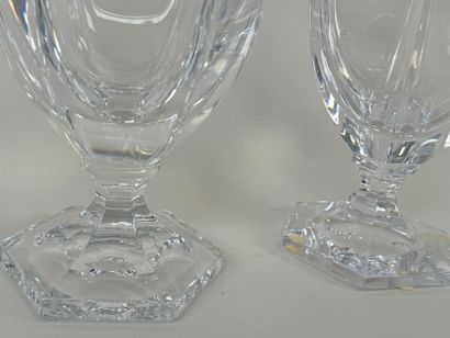 SEVRES.
Carafe à décanter et pichet en cristal...