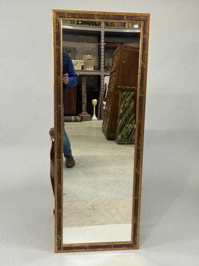 Rectangular giltwood mirror.
20th century.
134...