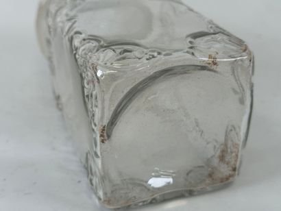 Bocal de magasin en verre à décor de motifs...