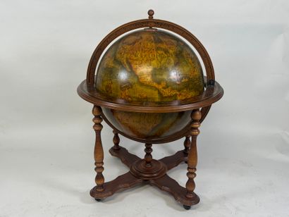 Molded wood bar decorated with a polychrome...