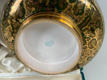 MAZEAU Frères à Sèvres.
Coupe circulaire...