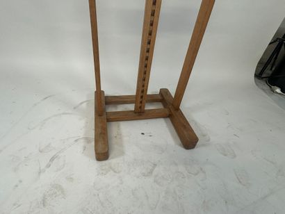 Large painter's desk in light wood, adjustable...
