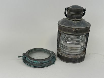 Metal and glass marine lamp.
29 x 18 x 18...