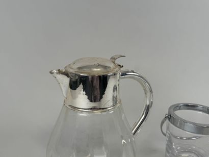 Lot including :
- a silver-plated metal and...