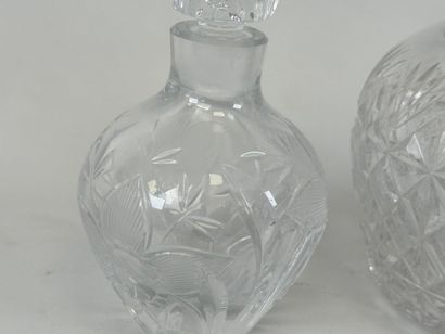 BACCARAT, dans le goût de.
Petit carafon...