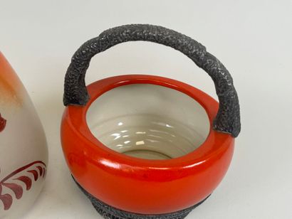 Lot comprenant :
- GEMA, XXe.
Vase en verre...