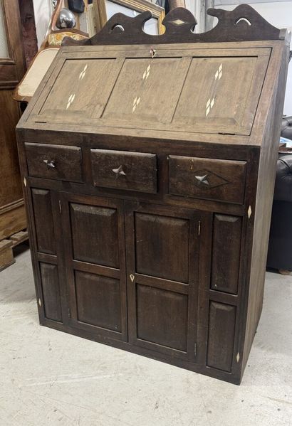 Sloping desk in molded wood and inlaid bone...