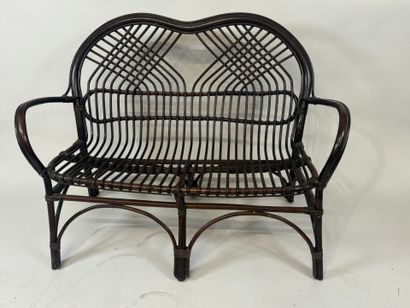 Bench seat in bentwood and stained wicker.
90...