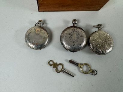 Lot de trois montres de col en argent et...