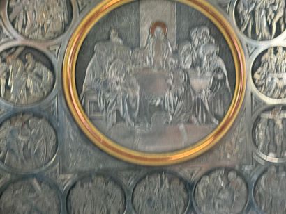 Cadre en métal, cuivre et laiton figurant...