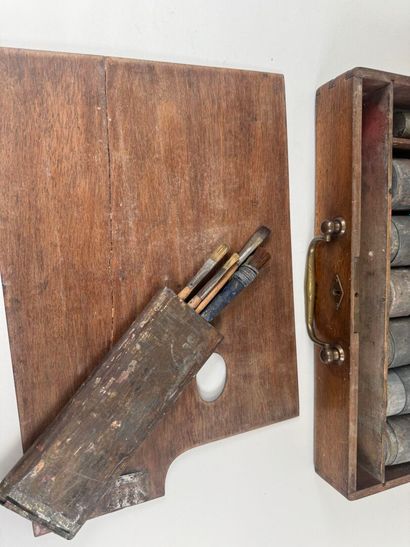 Rectangular wooden painter's box, the interior...