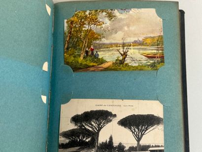 Petit album de cartes postales.
Environ 80...