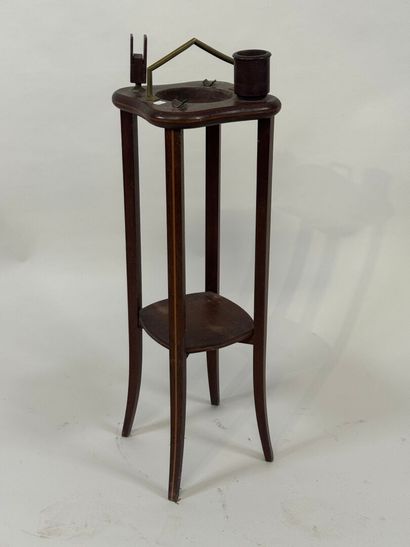 Small smoker's pedestal table in wood and...