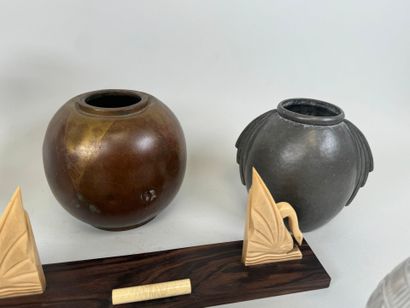 Lot comprising two vases, one of which is...