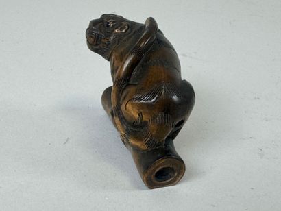 JAPON, XXe.
Netsuké en bois sculpté figurant...