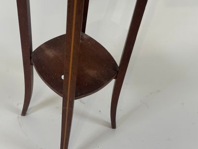 Small smoker's pedestal table in wood and...