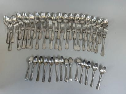 Partie de ménagère en métal argenté, modèle...