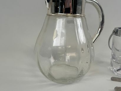 Lot including :
- a silver-plated metal and...