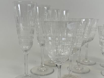 BACCARAT.
Partie de service de verres en...
