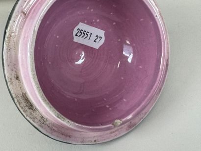 Smoker's set in polychrome earthenware decorated...