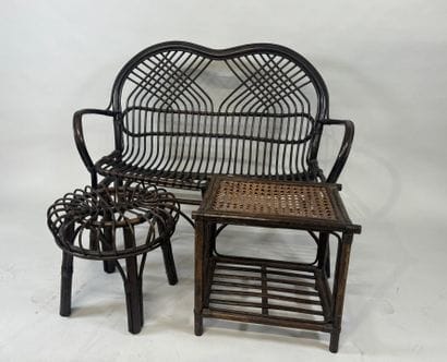 Bench seat in bentwood and stained wicker.
90...