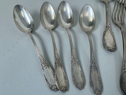 Partie de ménagère en métal argenté, modèle...